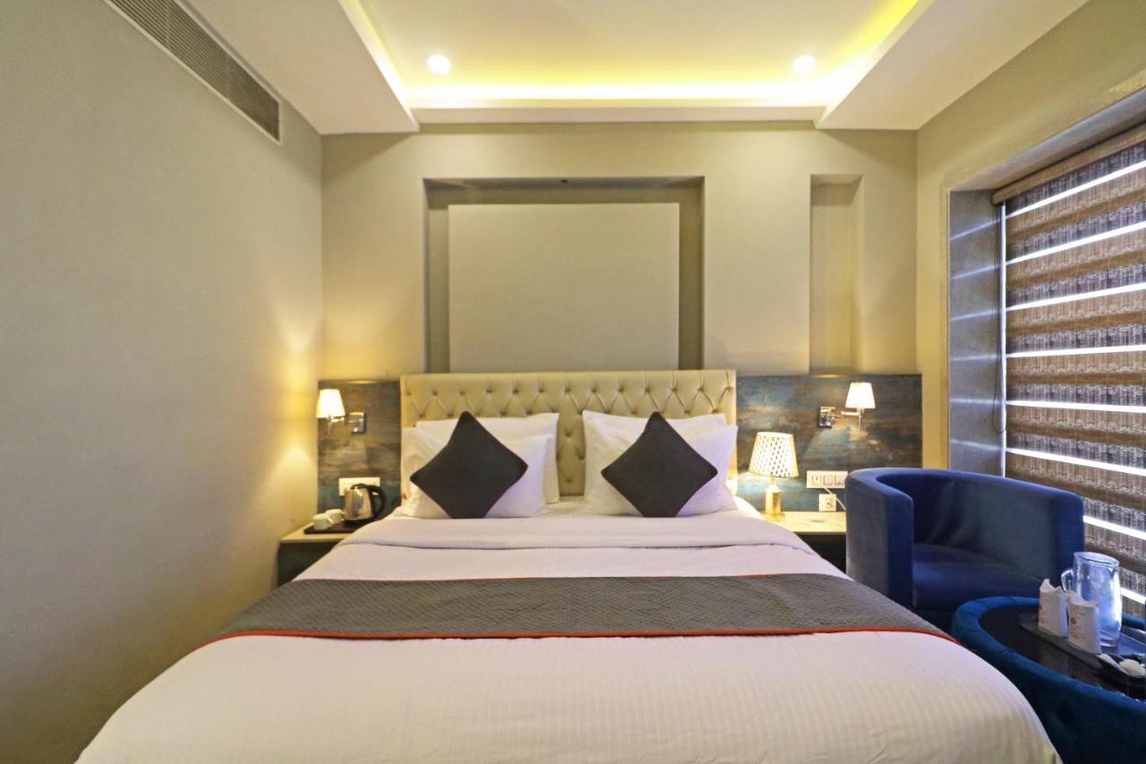 Hotel The Ivy Grand With Free Secured Parking New Delhi Exterior photo