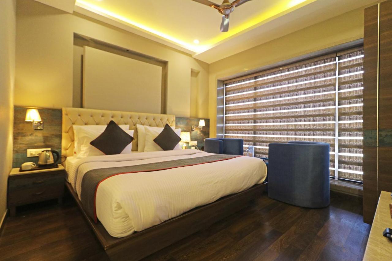 Hotel The Ivy Grand With Free Secured Parking New Delhi Exterior photo